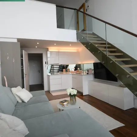 Skau 3 Eurovea Danube View Free Parking Братислава