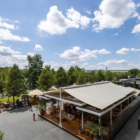 Skau 3 Eurovea Danube View Free Parking * Bratislava