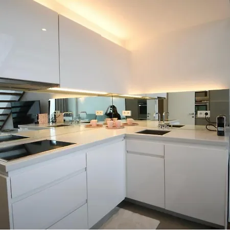 Skau 3 Eurovea Danube View Free Parking Братислава