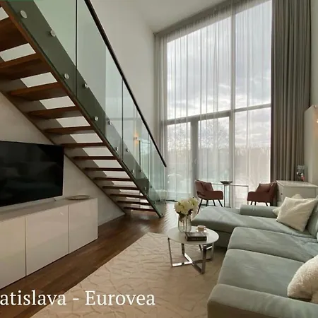 Skau 3 Eurovea Danube View Free Parking Lägenhet *